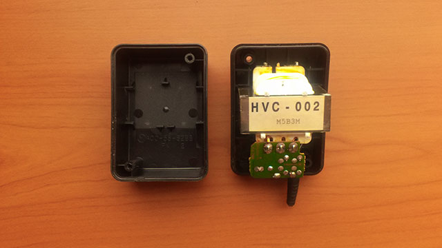 ファミコンの AC アダプタ HVC-002 を修理する